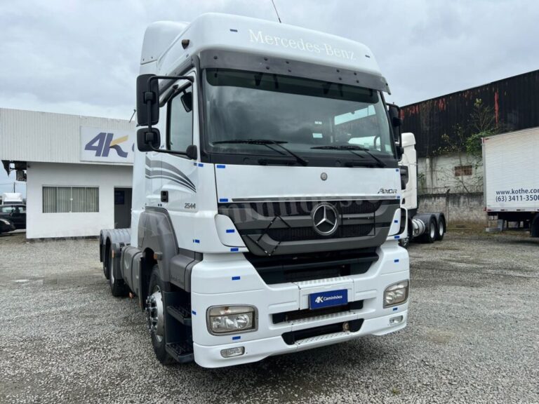 Mercedes Benz – Axor 2544 6×2 – Teto Alto
